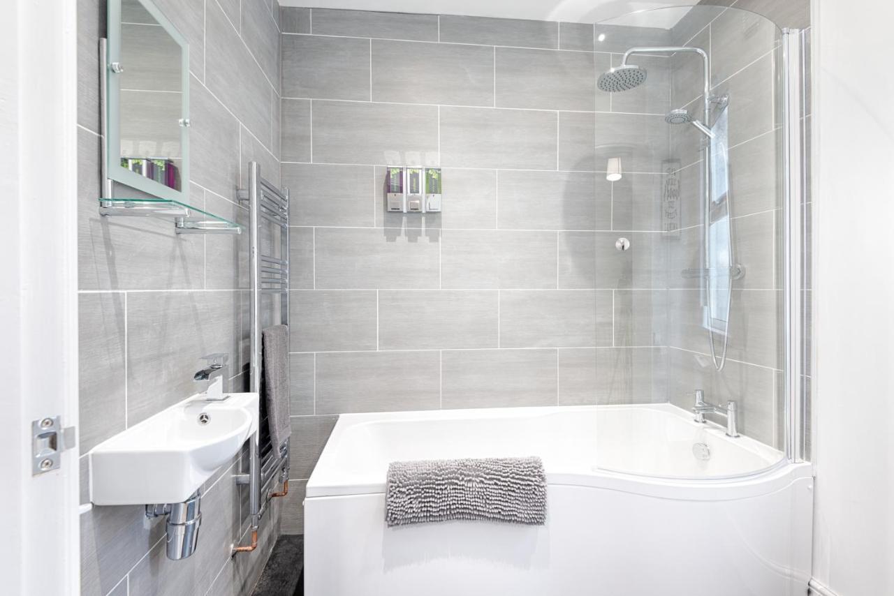 Large Green Garden, 4 Bedrooms, Sleeps 8 Swansea Zewnętrze zdjęcie