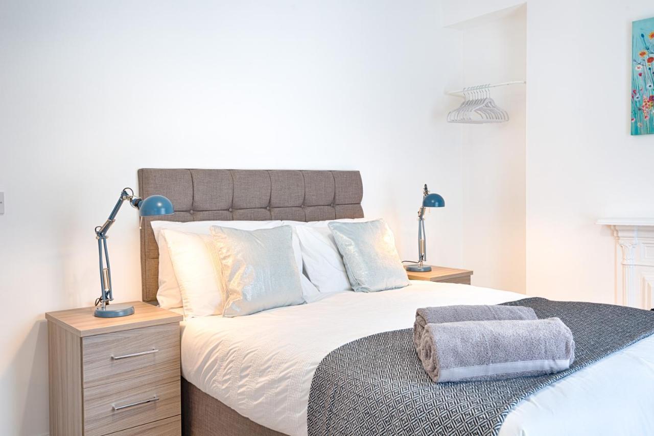 Large Green Garden, 4 Bedrooms, Sleeps 8 Swansea Zewnętrze zdjęcie